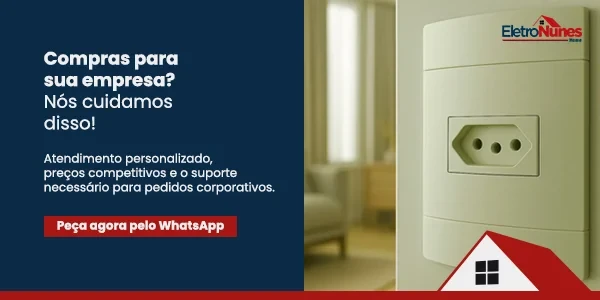 Imagem de uma tomada elétrica moderna instalada na parede, com fundo de ambiente residencial bem iluminado, promovendo segurança e praticidade.